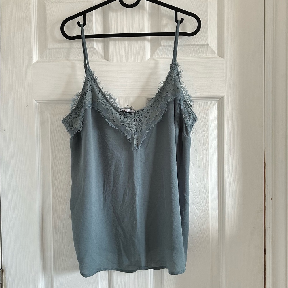 Dex Sleeveless Lace Top